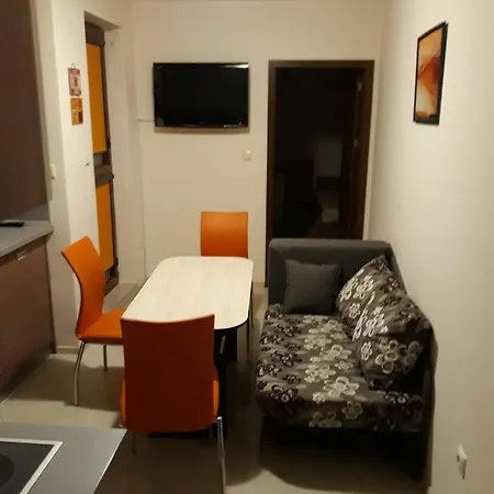 Apartment Max